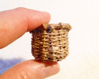 Mini woven basket Plant basket Small fairy gathering basket Rustic cottage core basket with round rim Handmade dollhouse decor Farm basket