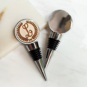 Initial Laurel Wreath 41mm Round Silver Wine Bottle Stopper, Personalized gift box, Anniversary gift for husband, Wedding gift for couple image 2