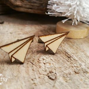 Gemelli in bronzo di aeroplano di carta origami in legno, gemelli di aereo di carta, regalo per papà per la festa del papà. Regalo di San Valentino per lui, regalo per lo sposo