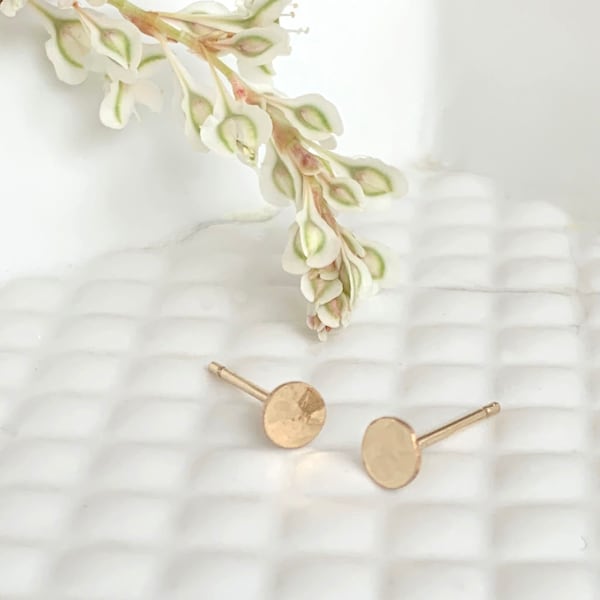 Disc Stud Earrings - Gold Circle Stud Earrings - Minimalist Stud Earrings - Gift under 15 - Geometric Studs - Hammerred studs