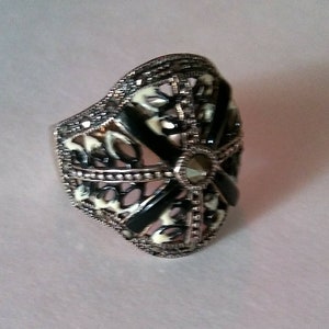 Medieval feel Enamel marcasite Ring SS 8.5