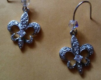 1mm Jewel Tie 925 Sterling Silver & CZ Cubic Zirconia Polished Fleur De Lis Necklace Chain 1mm Jewel Tie 925 Sterling Silver & CZ Cubic Zirconia Polished Fleur De Lis Necklace Chain