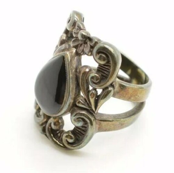 Gothic scroll tear drop onyx ring 6.5 - image 4