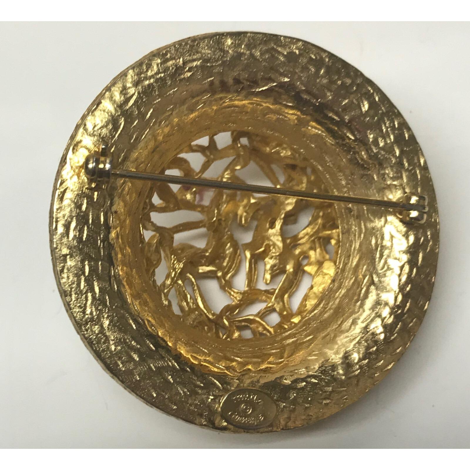 い*し様 ビンテージ　Hattie Carnegie ガラスビーズ 3連 ネック Hattie Carnegie Filigree Dome Brooch Signed-rare-vintage - Etsy