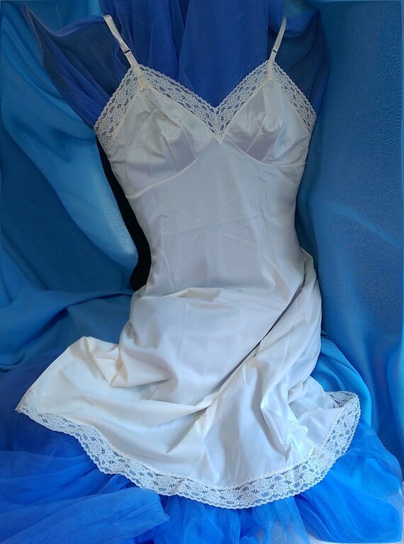 Vintage Vanity Fair Full Dress Slip Off White Bridal Image 0