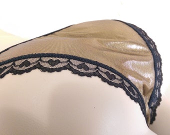 Upskirt Black Lace Panty Pic