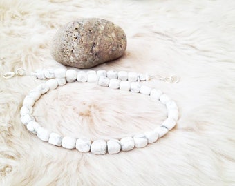 White gemstone howlite beaded necklace with silver plated links. Summer necklace. Semi precious jewellery. Uk jewellery. Crystal healing.