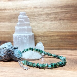 Emerald Crystal Chip Beaded Bracelet. Birthstone May. Gemstone Beaded Bracelet. Crystal For Successful Love. Semi Precious Jewellery
