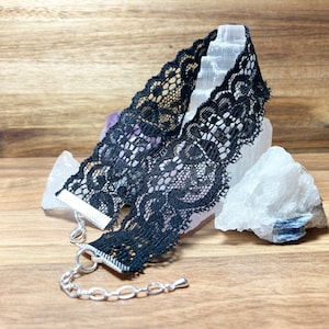 Black Floral Lace Choker: Gothic Stretch Jewelry