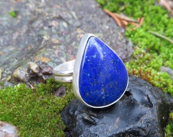 Silver ring, gemstone, lapis lazuli, handmade, metalwork, statement ring, teardrop,  metalsmith, cocktail ring, blue, stone ring, lapis ring