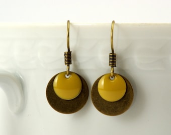Boucles d'oreilles Cercles émail jaune point bronze
