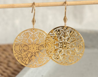 boucles d'oreilles en filigrane ornement mandala en or