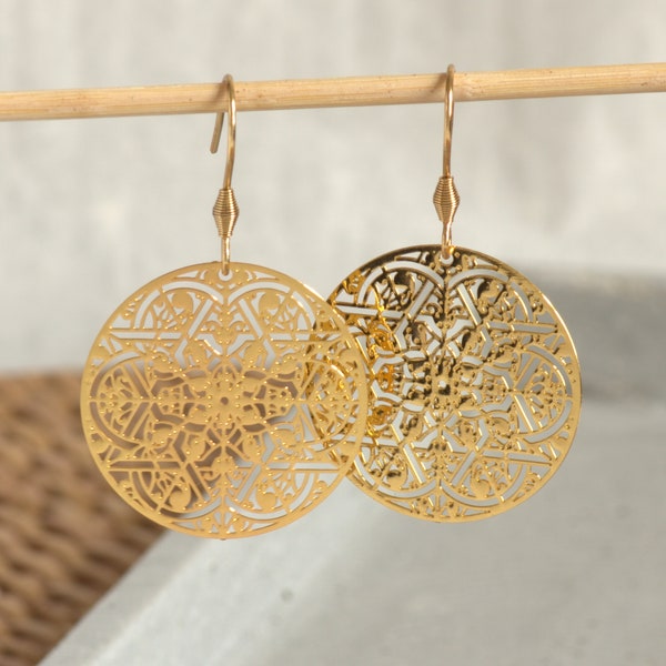 filigree earrings mandala ornament in gold