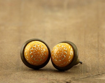 Mini aretes adornos círculos amarillo blanco