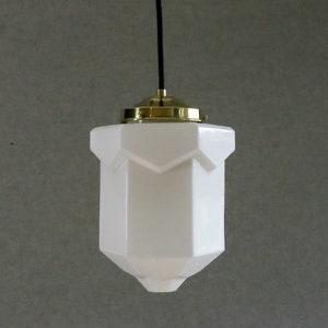 Lampada da soffitto francese antica a forma di grattacielo in vetro bianco, lampada a sospensione francese - circa 1920