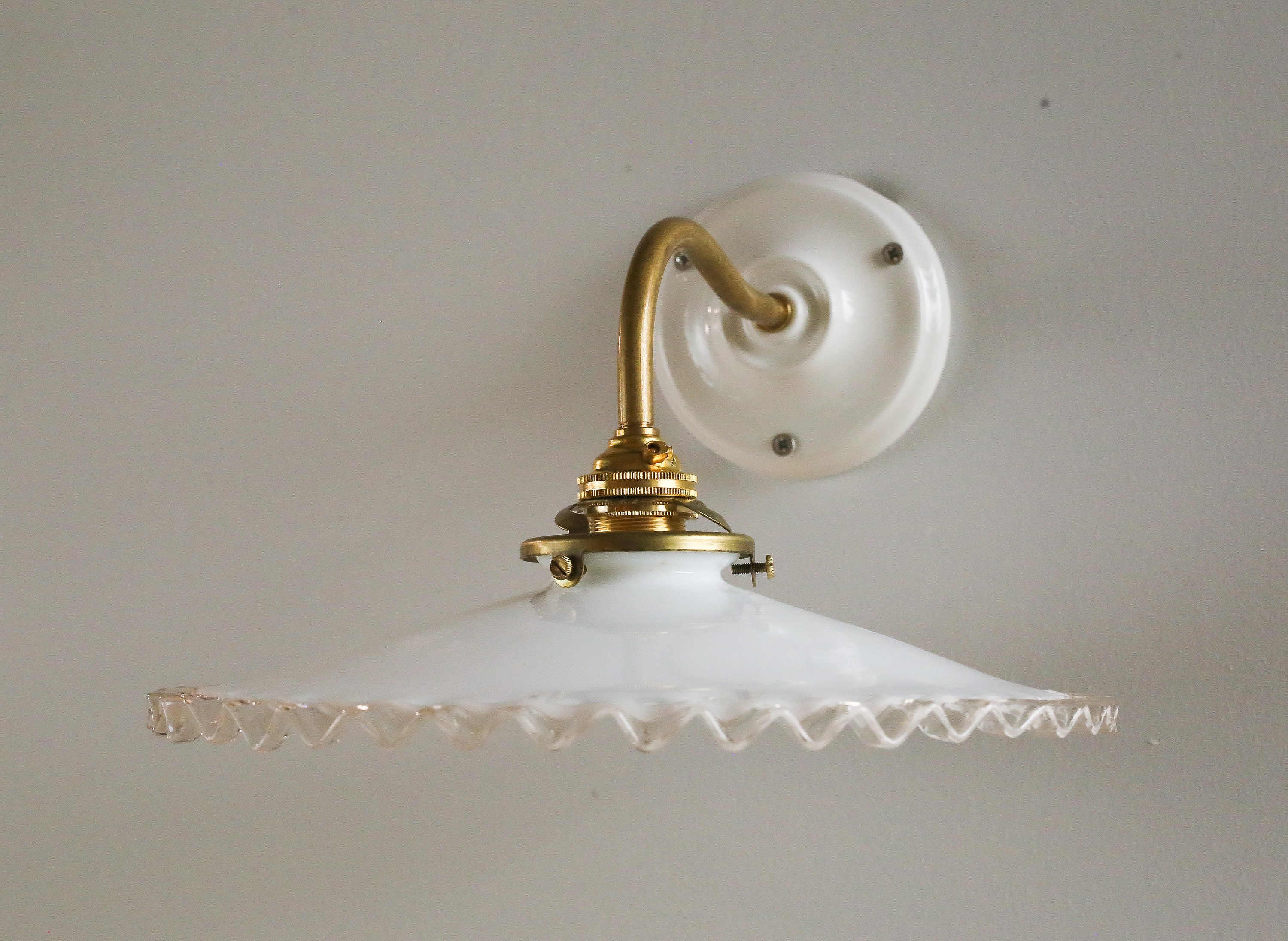 Antique brass lamp with glass shade - Etsy 日本 Antique brass lamp with glass shade - Etsy 日本