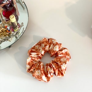 Daisy print Scrunchie, ponytail holder
