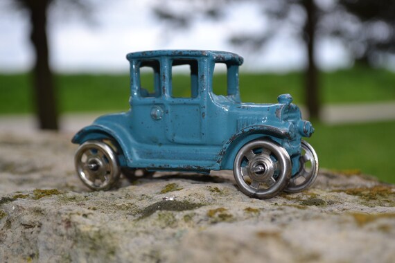 hubley cast iron model cars