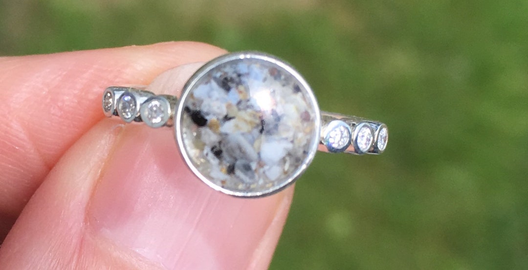 Cremation Ashes Memorial Ring. Pet Ashes Jewelry. | Kelandy Designs