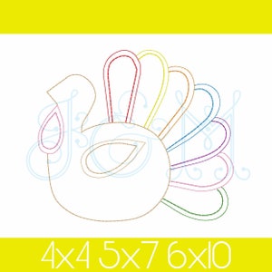 Può includere: Un ricamo colorato di un tacchino con piume della coda arcobaleno. Il design è disponibile nelle dimensioni dell'anello 4x4, 5x7 e 6x10.