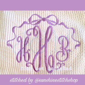 Carrie Heirloom Bow Ribbon Monogram Frame Vintage Style Machine Embroidery Design