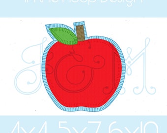 Puede incluir: Un diseño de manzana roja con una hoja verde y un tallo marrón. La manzana tiene un contorno azul claro y una letra decorativa "C" en el interior. El texto "In the Hoop Design" está en la parte superior y "4x4 5x7 6x10" en la inferior.