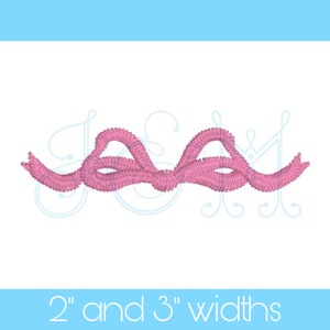 Puede incluir: Diseño de bordado de cinta rosa en dos tamaños, 5 cm y 7,5 cm de ancho.