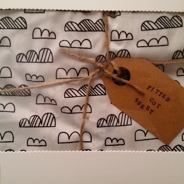 Lenzuolo Culla, cotone, fino a nuvole., bianco e nero, Sketch, biancheria da letto, Kawaii Handmade by Kittyandzac Australia