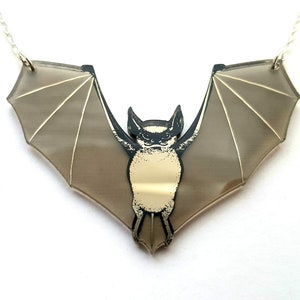 Collar de murciélago
