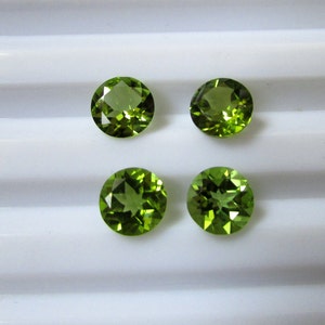 8mm NATURAL PERIDOT ROUND 8mm cut stone faceted vvvs1 always buy genuine peridot 8mm round faceted best deal parrot green perdiot round