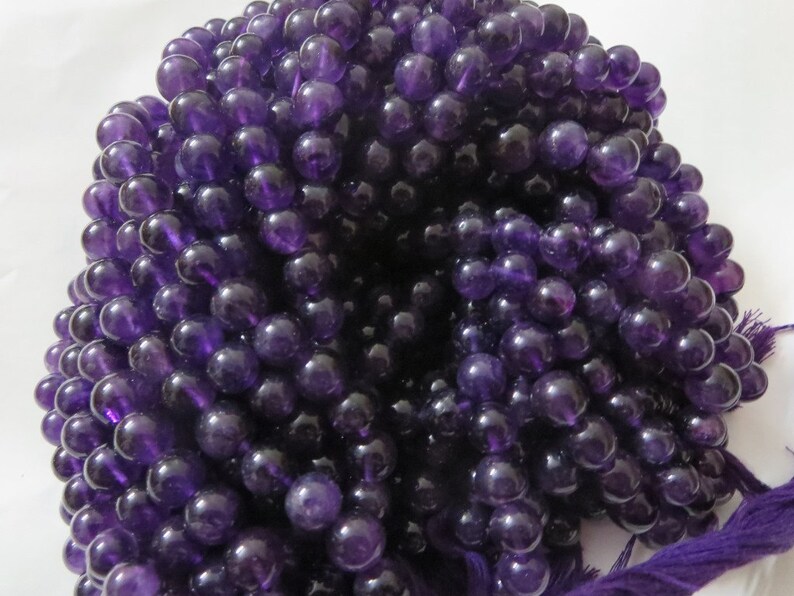 NATURALAMETHYST smooth round balls palin 8 mm 7 inches string
