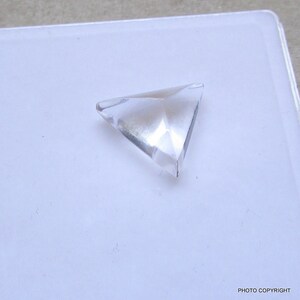 16mm NATURAL QUARTZ Triangular Pyramid Smooth Polish Carve Cut Good ...
