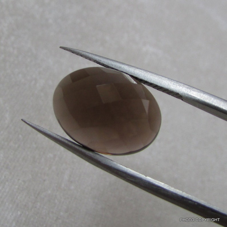 10.10cts NATURAL SMOKY QUARTZ oval 12x16mm 1pcs checker cut one side bottom flat