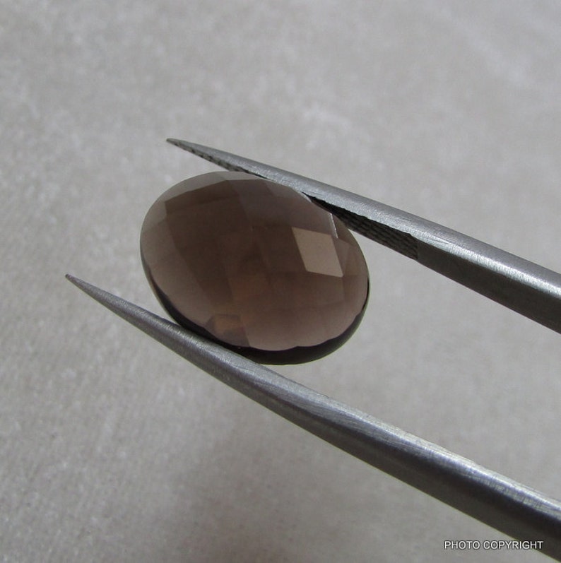 10.10cts NATURAL SMOKY QUARTZ oval 12x16mm 1pcs checker cut one side bottom flat