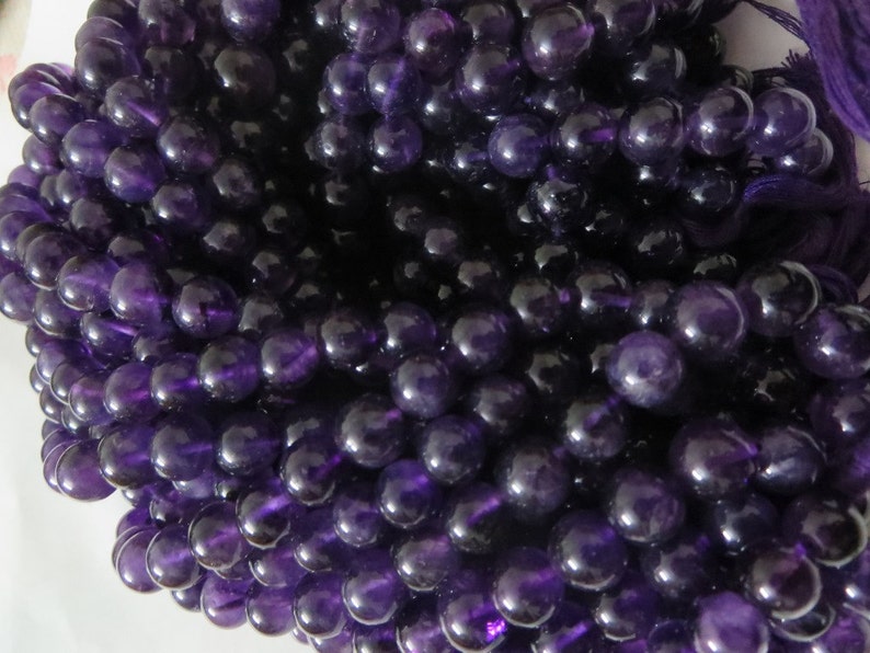 NATURALAMETHYST smooth round balls palin 8 mm 7 inches string