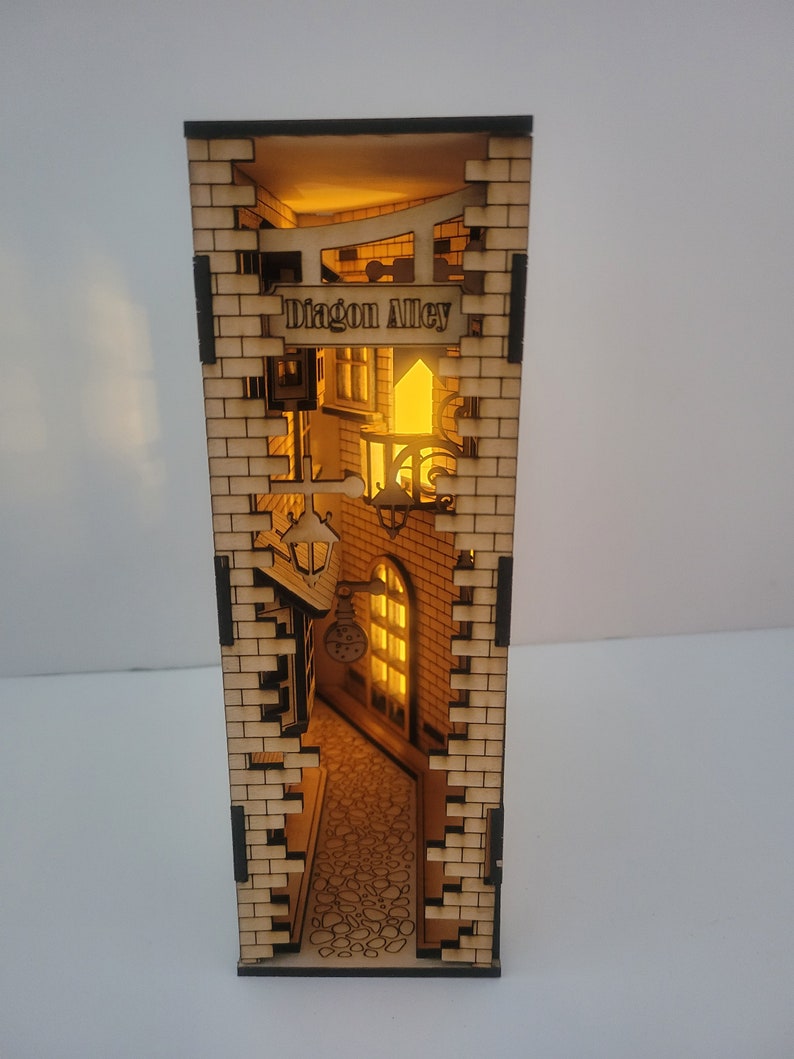 Diagon Ally lighted book nook 