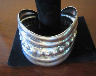 Vintage Hammered Marked 925 Sterling Silver Cuff Bracelet, Mexico, 50 grams