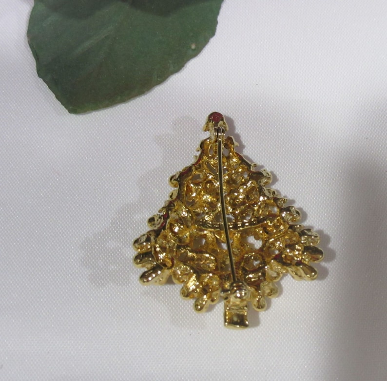 Vintage Christmas Tree with Rhinestones /& Colored Glass Pin Signed Eisenberg