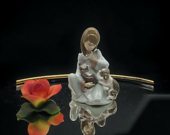 Lladro 5640 "Cat Nap" Figurine of a Girl Holding a Sleeping Cat with Dog by her side, Adorable