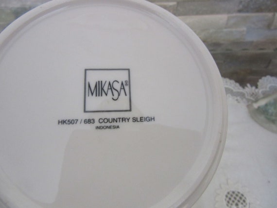 Vintage Mikasa Round Trinket Box, "Country Sleigh… - image 6