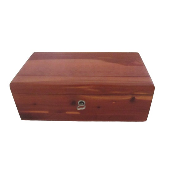Vintage Lane Cedar Wood Hope Chest Salesman  Trinket Keepsake Box w Original Key