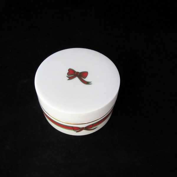 Vintage Royal Doulton Ribbon Pattern, Nice size Trinket Box, 1986