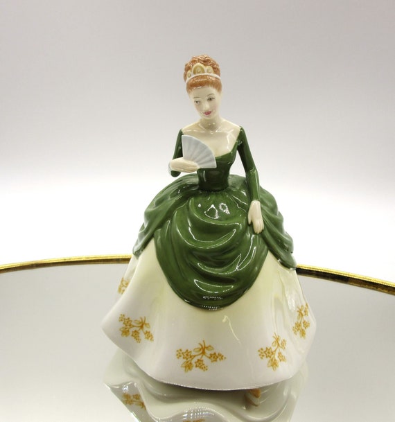 Royal Doulton Soiree HN2312 Figurine (DEB) Royal Doulton Soiree HN2312 Figurine (DEB)