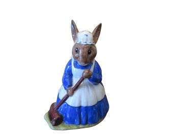 1984 &quot;Clean Sweeper&quot;, Mrs Bunnykins DB 86 Royal Doulton Golden Jubilee Edition, Cat Rescue