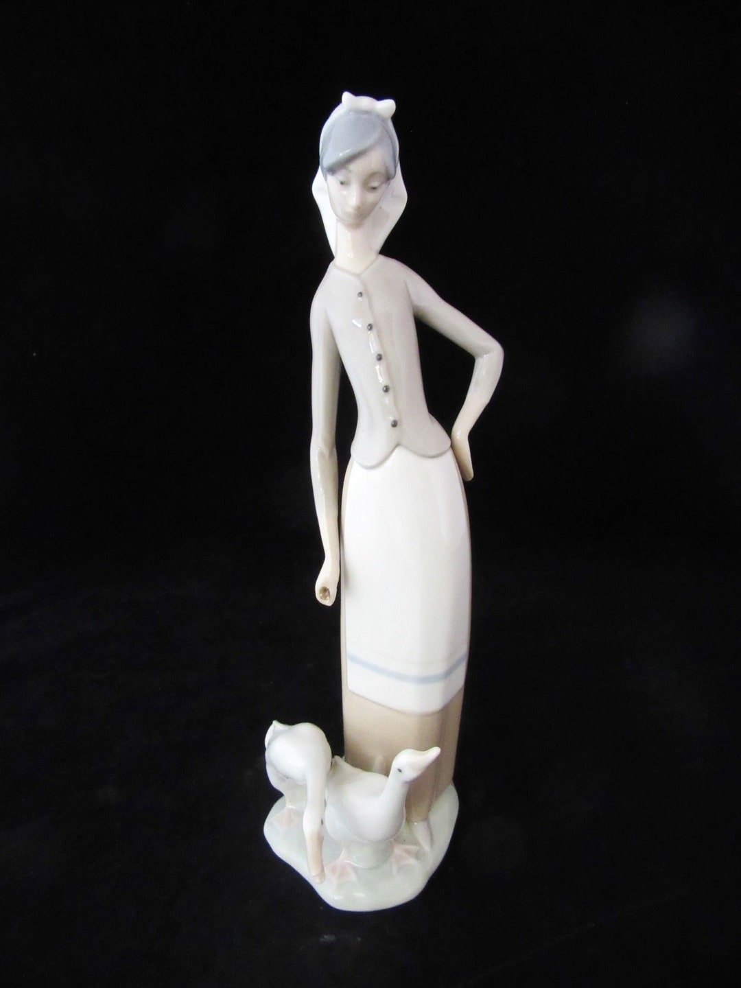 Elegant Vintage Lladro Figurine, Girl With Geese, 1035, High Gloss 11