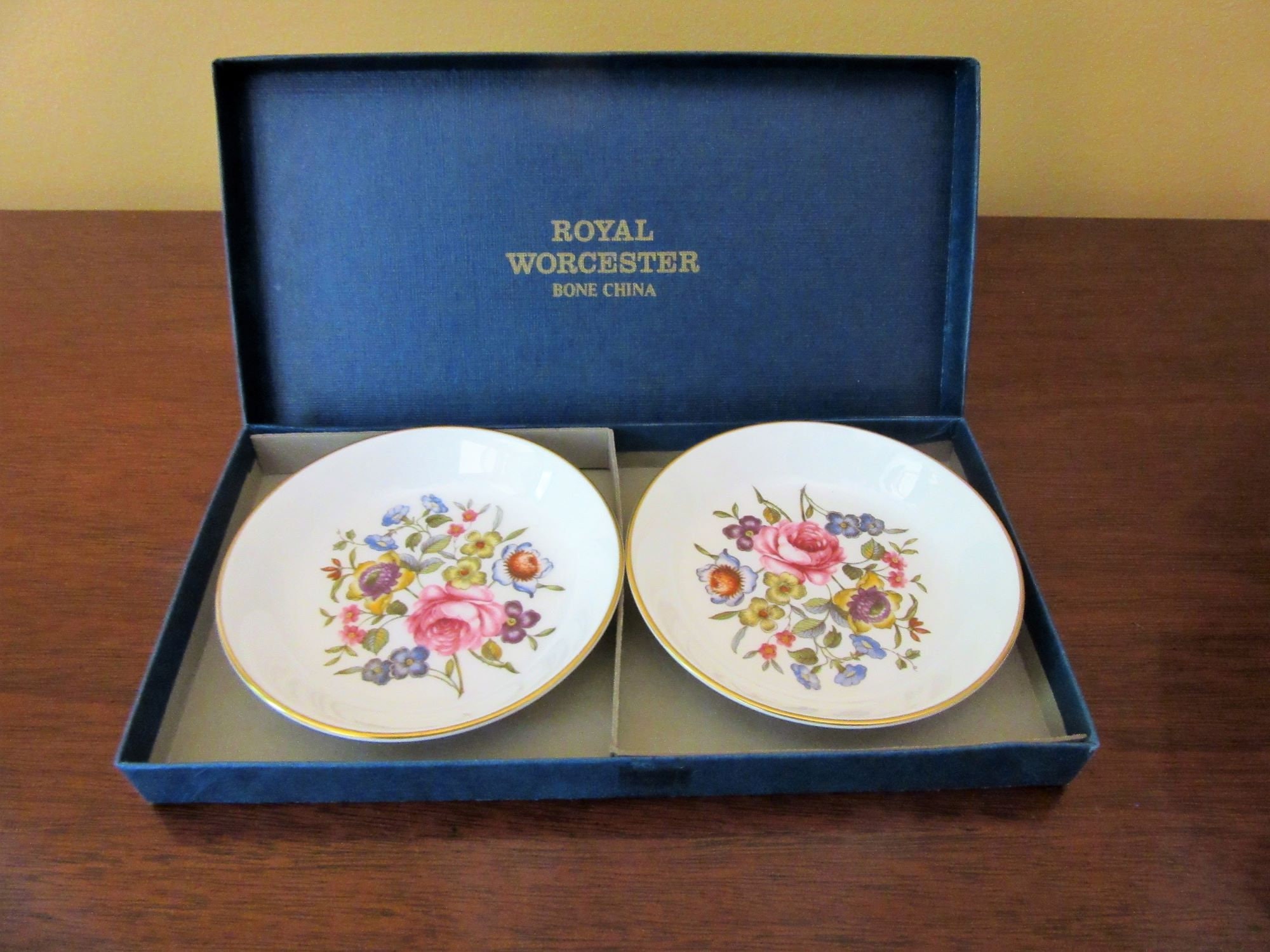 Vintage New in Box, Set of 2 Royal Worcester Bone China Pin Vintage New in Box, Set of 2 Royal Worcester Bone China Pin