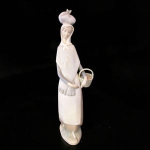 Vintage Lladro &quot;Girl Marketing Day&quot; Tall 13.75&quot; Figurine, High Gloss #4502