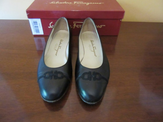 Great Pair of  Vintage Ferragamo Black Flat Leath… - image 2