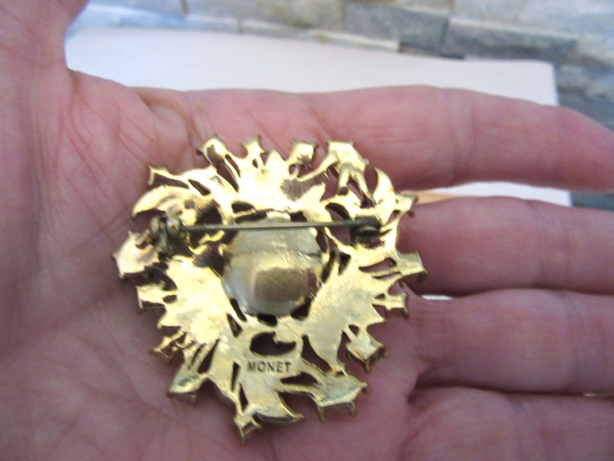 Broche Vintage Monet En Acier Avec Perle – Très Bon état, Style Rétro