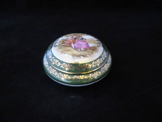 Gorgeous Limoges Fragonard Round Dark Green and G… - image 2